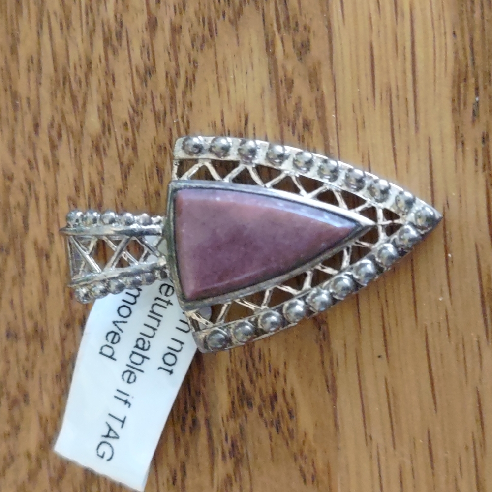 Nwt Arrowhead pendant